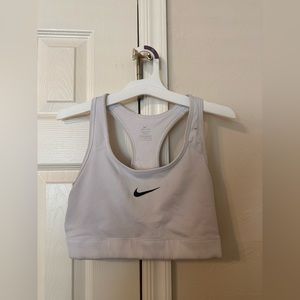 Women’s Nike sports bra. White size L